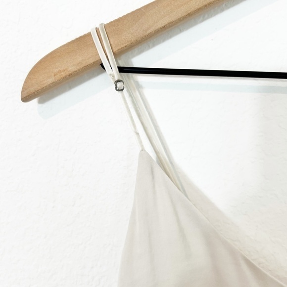 URBAN OUTFITTERS IVORY LARGE WOMEN ADJUSTABLE TANK TOP BRAND NEW - Picture 2 of 8